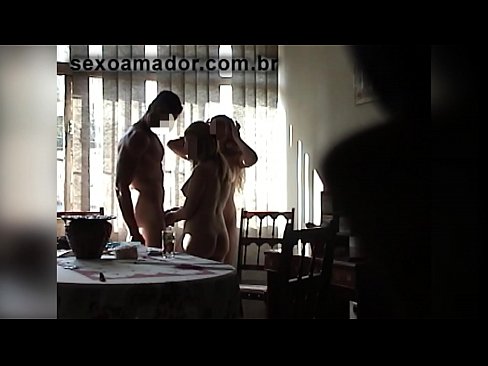 ❤️ Sexu-lagunek gizon erraldoi bat eta hirukote batera gonbidatzen dituzte berarekin ❤ Sexu bideoa pornoan eu.filmexxx18.ru ☑